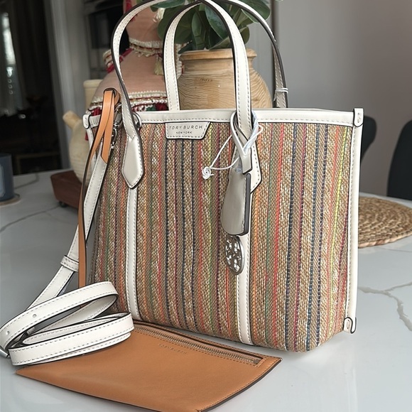 Tory Burch
Small Perry Stripe Raffia Tote - Picture 6 of 9
